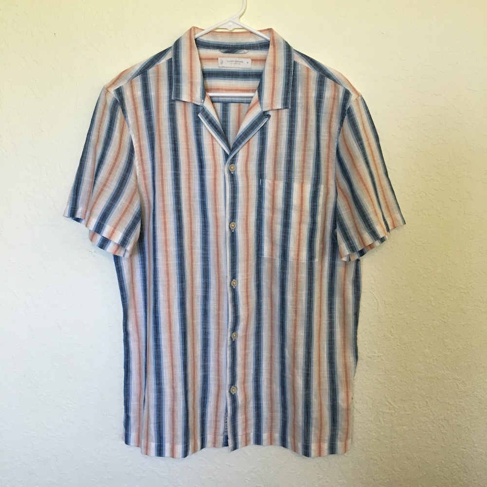 Lucky brand men's button down short sleeve shirt. Size M.